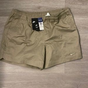Nike U of O khaki shorts